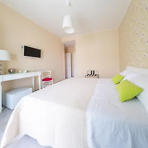 Bed & Breakfast Attico 160 Aeroporto di Catania Fontana Rossa